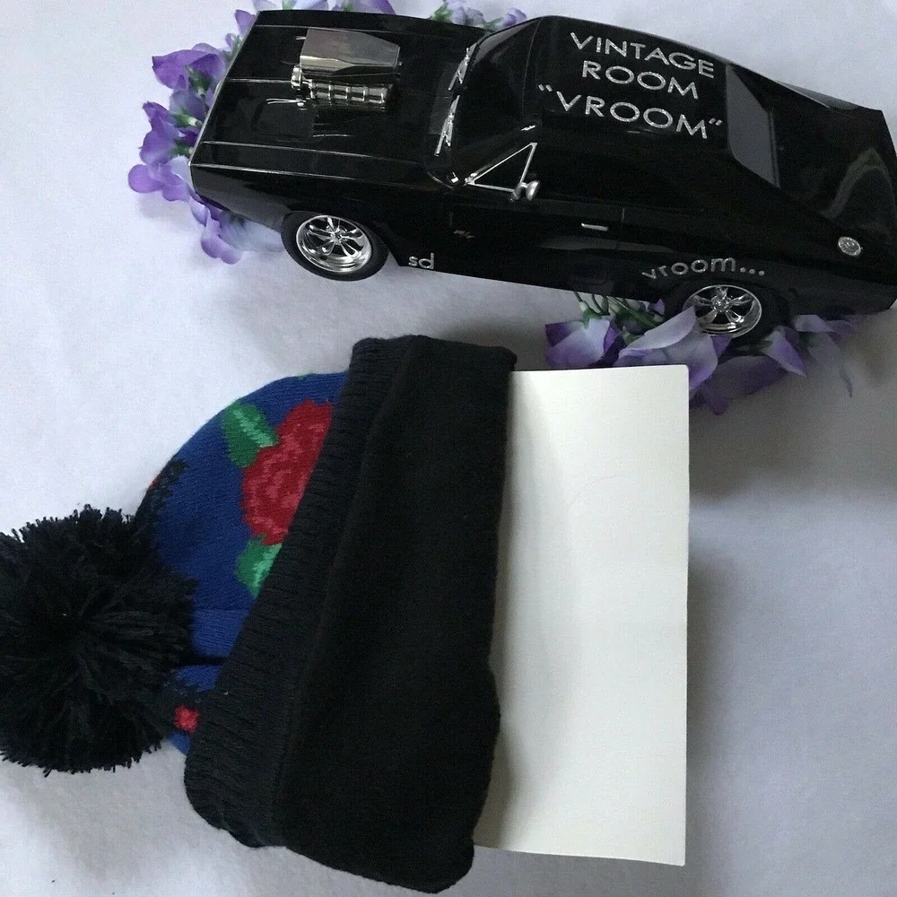 Weatherproof NWOT Beanie and Gloves Set Girls One Size